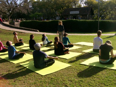 Yoga na Praça das Flores